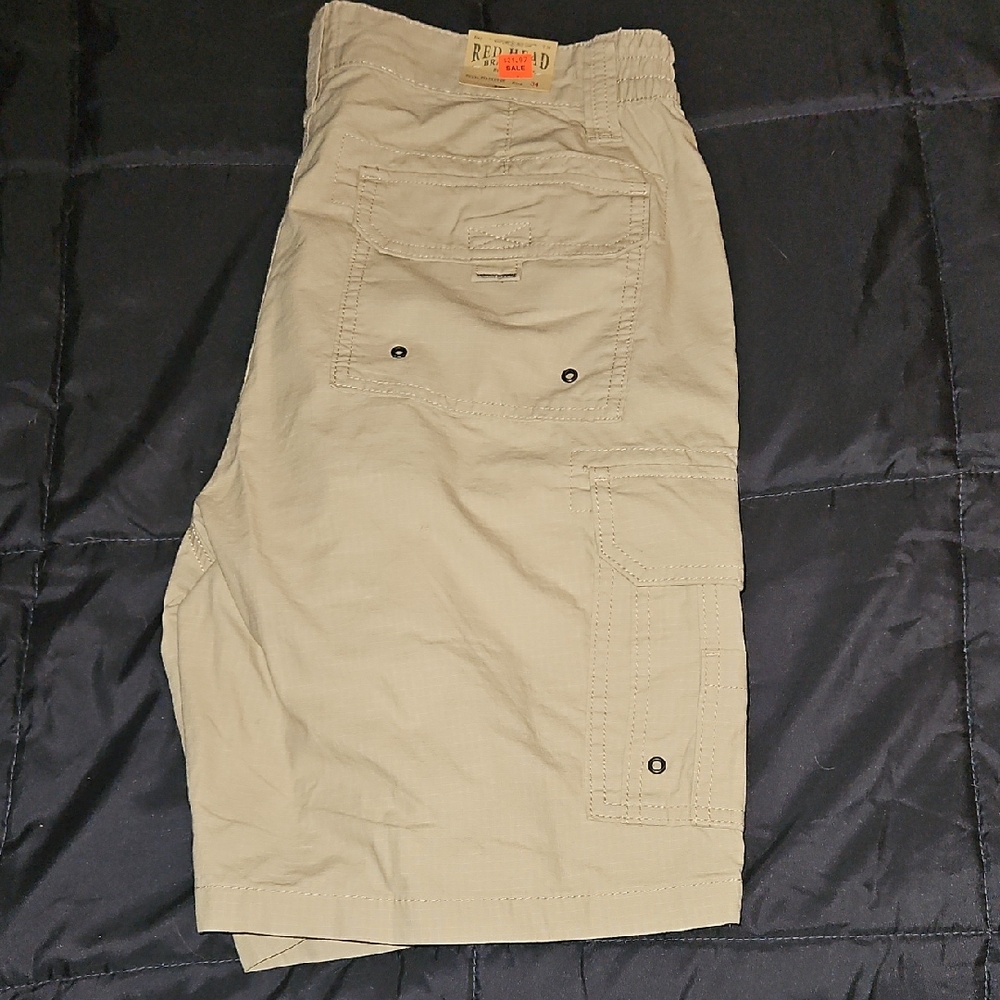 RedHead Tan Cargo Shorts with Multiple Pockets